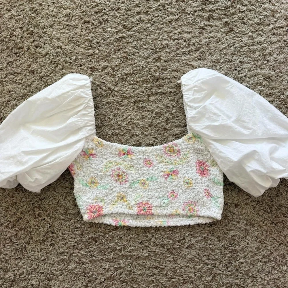 Zara White Puff-Sleeve Floral Smocked Crop Top